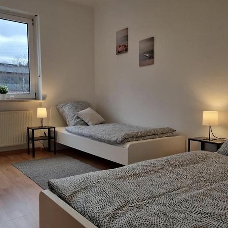 Moeblierte 3 Zimmer Apartment - Mit Smart Tv, Wlan Und Kostenfreie Parkplaetze Schloß Holte-Stukenbrock Buitenkant foto